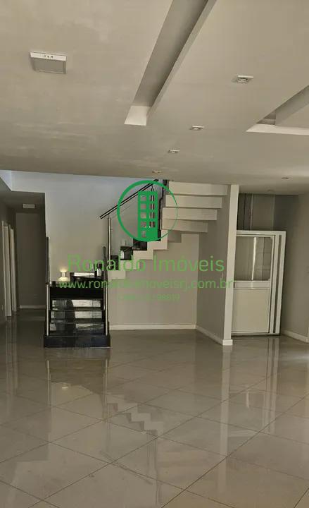 Casa de 4 quartos, no bairro Vargem Pequena, em Rio de Janeiro | Eu Corretor